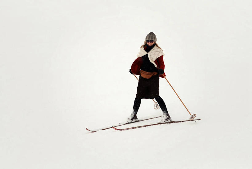 西方人,成年人,一个人,横图,室外,白天,留白,雪,帽子,瑞士,欧洲,欧洲人,仅一个年轻女性,仅一个女性,仅一个人,冬天,白色,寒冷,摄影,滑雪杖,中欧,编织帽,瑞士联邦,格劳宾登州,下移,滑雪运动,格劳宾登,年轻女性,女人,女性,白种人,年轻人,休闲活动,彩图,独处