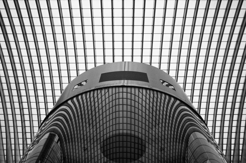 无人,横图,室内,白天,仰视,电梯,建筑,比利时,对称,反射,格子,现代,灰色,摄影,机器人,彩图,低角度拍摄,列日