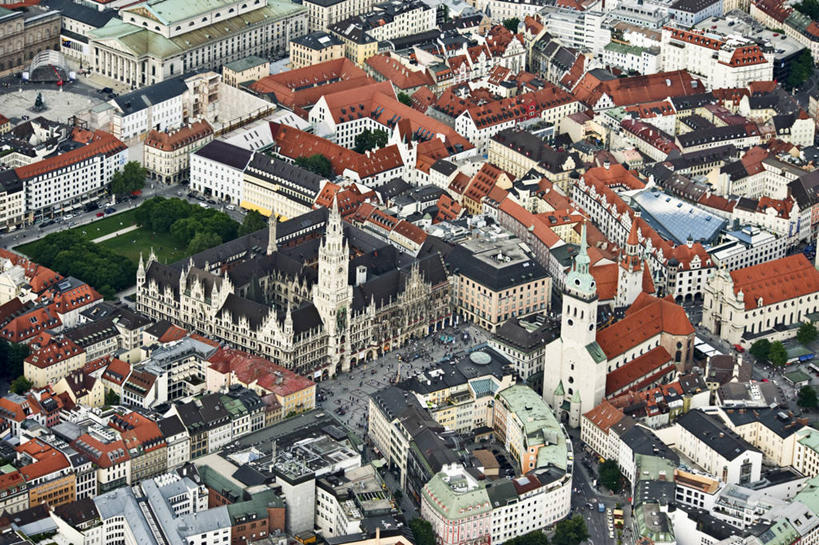 无人,广场,横图,俯视,航拍,室外,白天,度假,美景,城市风光,城市,建筑,德国,欧洲,屋顶,景观,古城,娱乐,慕尼黑,享受,休闲,景色,放松,摄影,西欧,鸟瞰,市政厅,德意志联邦共和国,首府,巴伐利亚,巴伐利亚州,拜恩州,拜恩自由州,慕尼黑新市政厅,彩图,高角度拍摄,大教堂