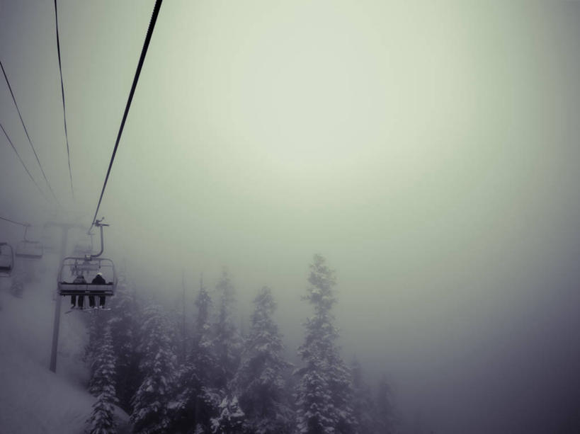 横图,俯视,室外,留白,树林,雪,雾,加拿大,地形,黎明,树,风景,滑雪场,摄影,宁静,北美,北美洲,美洲,剪影,北亚美利加洲,亚美利加洲,卑诗省,不列颠哥伦比亚,不列颠哥伦比亚省,惠斯勒,大不列颠哥伦比亚,彩图,高角度拍摄,卑斯省