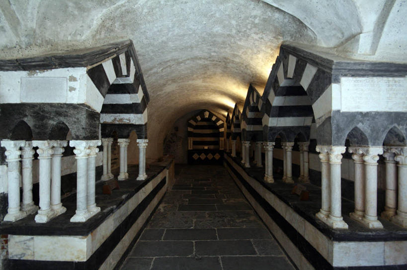 无人,横图,室内,白天,建筑,意大利,条纹,柱子,过道,历史,酒窖,摄影,意大利文化,利古里亚大区,彩图