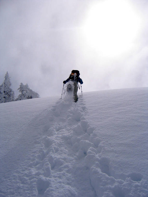 一个人,攀登,竖图,室外,白天,仰视,山,雪,美国,朦胧,模糊,冬天,摄影,冒险,彩图,低角度拍摄,越野滑雪