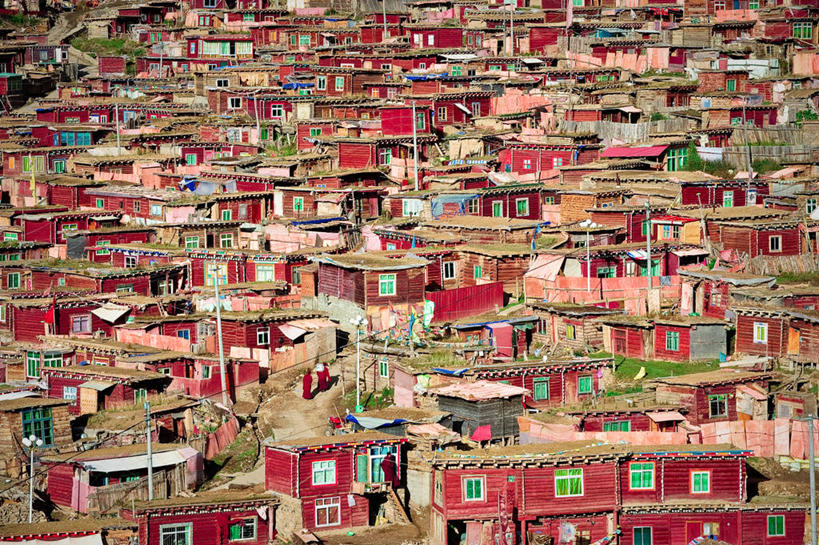 无人,横图,俯视,室外,白天,度假,美景,城市风光,城市,建筑,房屋,景观,娱乐,红色,享受,休闲,景色,放松,摄影,佛教,贫穷,中国文化,一致,贫民窟,彩图,高角度拍摄,全画面,全框架,全帧,色达,全画幅