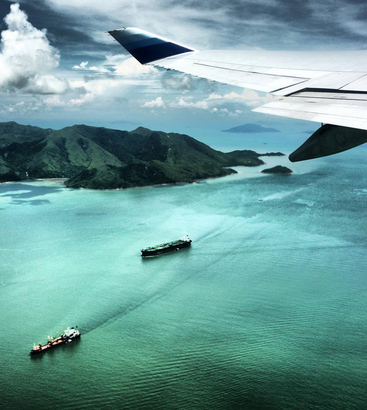 无人,竖图,俯视,航拍,室外,白天,海洋,山,香港,岛,地形,海岸线,水平线,风景,摄影,鸟瞰,货船,彩图,高角度拍摄,海上运输