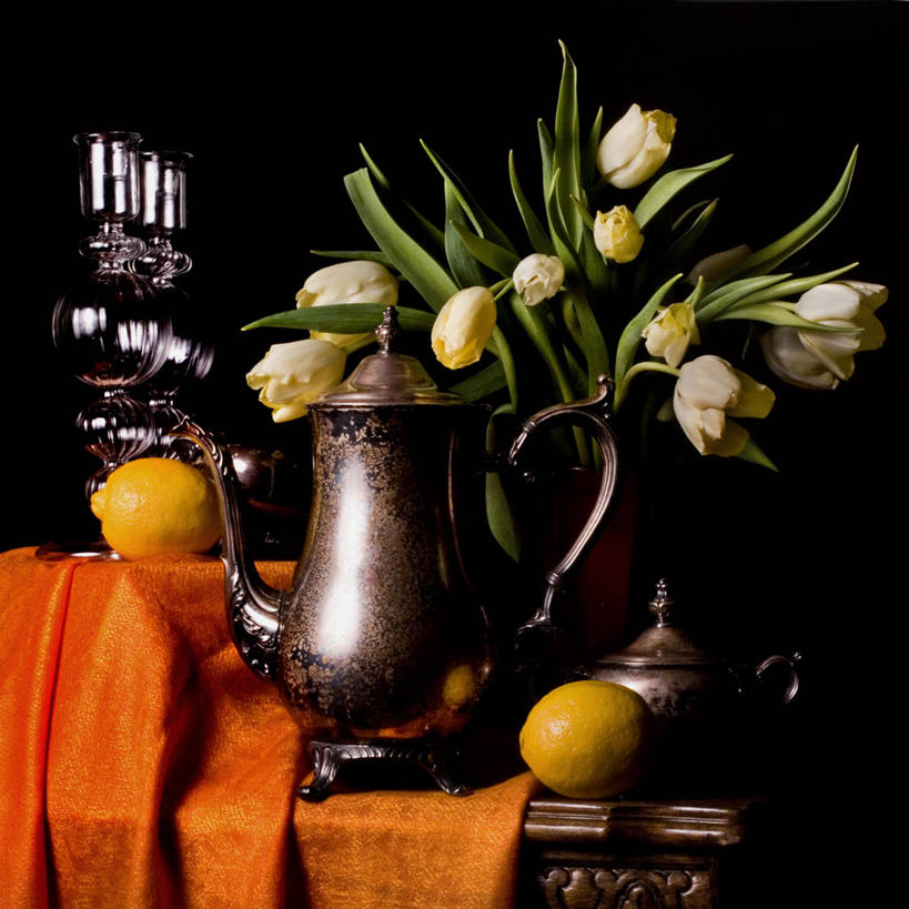 无人,方图,桌子,郁金香,柠檬,静物,纺织品,黑色背景,烛台,咖啡壶,饮食,花束,摄影,高雅,华贵,健康食物,彩图,影棚拍摄