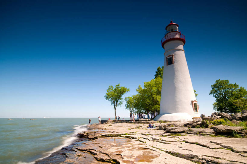 横图,室外,白天,旅游,海洋,道路,美国,信息,海岸线,灯塔,交通,方向,摄影,引导,指引,俄亥俄州,万里无云,航标,彩图,导航