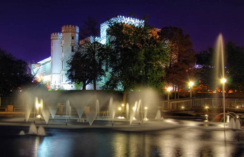 无人,横图,室外,夜晚,城市,建筑,路灯,喷泉,美国,树,摄影,照亮,豪宅,市区,路易斯安那州,彩图,旅行