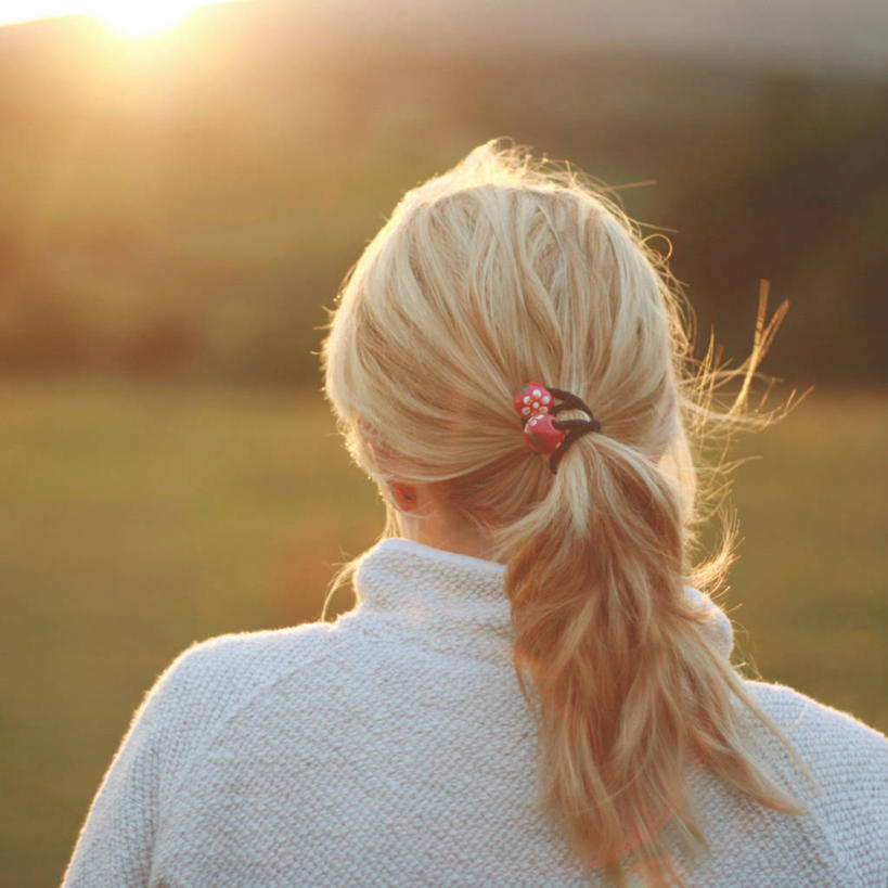 成年人,脸,头,脸颊,头发,一个人,站,方图,室外,特写,日落,日光,英国,仅一个年轻女性,仅一个女性,仅一个人,休闲装,肩膀,背面,思考,金色,摄影,马尾辫,威尔士,橡皮圈,年轻女性,女人,女性,年轻人,头部,脸部,脸蛋,面部,彩图