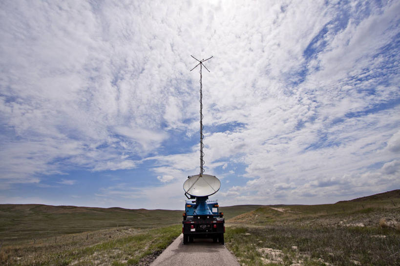 无人,横图,室外,白天,雷达,卡车,美国,环保,研究,田地,云,天气,方向,天空,探索,运输,摄影,能源,回收,资源,利用,低碳,循环,内布拉斯加,持续,彩图,单行道
