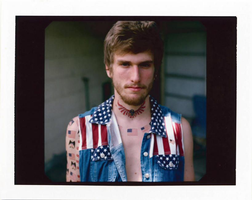 西方人,成年人,脸,头,脸颊,一个人,横图,室内,白天,正面,时尚,信心,欧洲,美国,欧洲人,仅一个男性,仅一个人,裤子,休闲装,纹身,肩膀,仅一个年轻男性,美国国旗,摄影,肖像,身份,德克萨斯,爱国主义,奥斯汀镇,男人,男性,年轻男性,白种人,年轻人,头部,脸部,脸蛋,面部,彩图