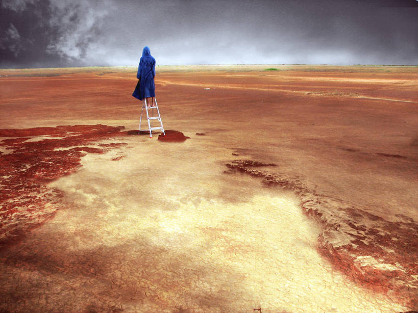 成年人,一个人,站,横图,室外,白天,神秘,沙漠,墨西哥,仅一个男性,梯子,地平线,地形,辽阔,地面,一个,背面,自然,广阔,个性,摄影,单个,一望无际,怪异,拉丁美洲,延伸,天地相交,哈利斯科州,无边无际,一马平川,彩图,风帽,独处