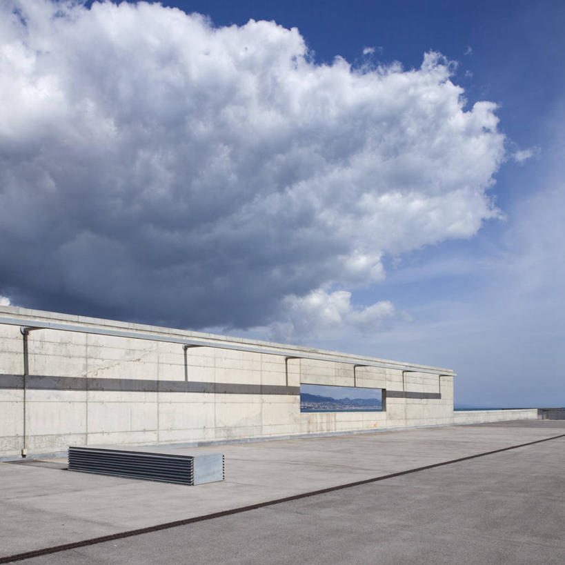 无人,方图,室外,白天,建筑,西班牙,巴塞罗那,云,天空,自然,摄影,窗框,混凝土墙,彩图