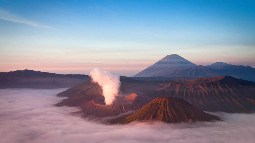 无人,横图,室外,火山,美景,山,山脉,雾,印度尼西亚,景观,黎明,风景,天空,自然,烟,景色,摄影,宁静,国家公园,自然风光,爆发,婆罗摩火山,东爪哇,自然地理,活火山,彩图