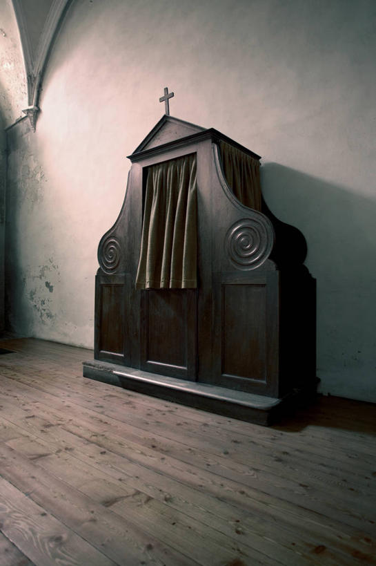 无人,教堂,竖图,室内,白天,建材,窗帘,地板,建筑,西班牙,木制,材料,木板,木材,十字架,地面,首都,木地板,木柴,马德里,摄影,建造,木料,宁静,基督教,忏悔室,灵性,硬木,彩图