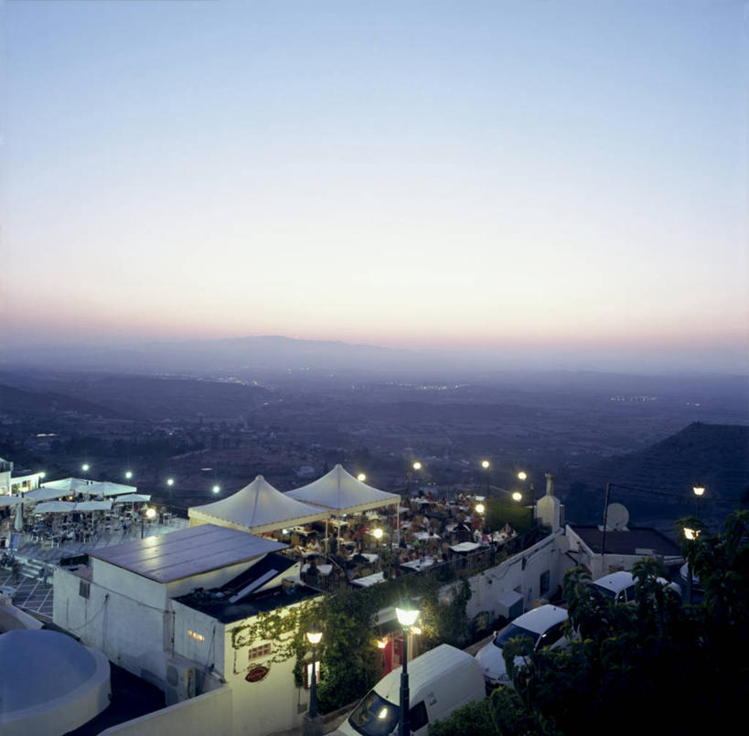 横图,俯视,室外,建筑,路灯,汽车,西班牙,地形,城镇,自然,黄昏,运输,摄影,宁静,照亮,万里无云,阿尔梅里亚,莫哈卡尔,彩图,高角度拍摄