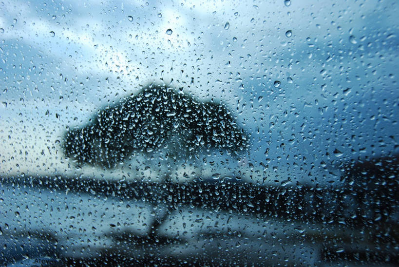 无人,横图,室外,水,雨,多云,窗户,汽车,泰国,透明,水滴,天气,树,自然,黄昏,运输,摄影,纯净,苏梅岛,彩图