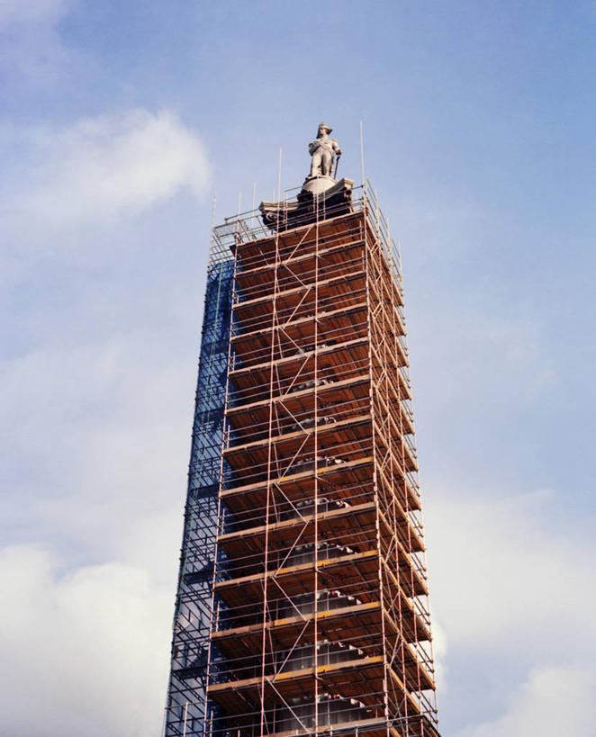 无人,竖图,室外,白天,仰视,建筑业,建筑,英国,标志,雕像,符号,云,首都,标识,脚手架,天空,摄影,修复,发展,性别符号,彩图,低角度拍摄,男性符号