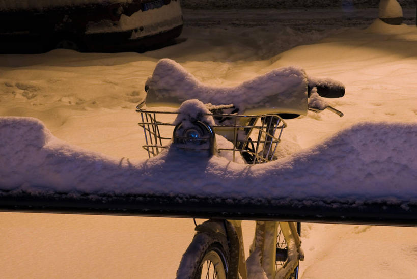 无人,横图,室外,白天,雪,自行车,意大利,冬天,寒冷,摄影,宁静,停止,暂停,停滞,米兰,彩图