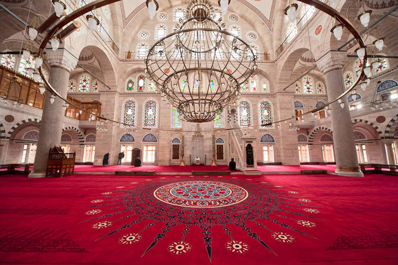 无人,横图,室内,白天,地毯,建筑,欧洲,柱子,拱门,首都,历史,灯,红色,摄影,伊斯兰教,宗教建筑,清真寺,水晶吊灯,伊斯坦布尔,奥斯曼帝国,灵性,埃迪尔内,彩图,传统文化