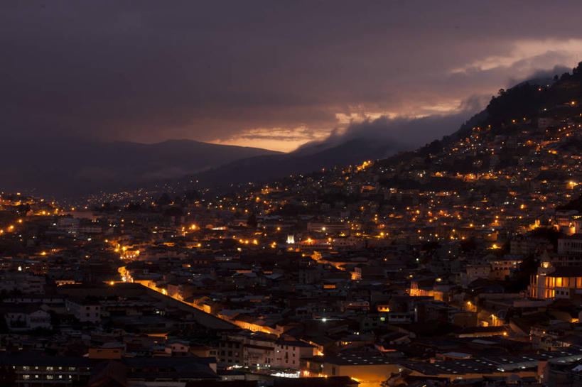 无人,横图,俯视,室外,度假,美景,城市风光,城市,建筑,厄瓜多尔,景观,云,首都,娱乐,黄昏,享受,休闲,景色,放松,摄影,照亮,基多,彩图,高角度拍摄