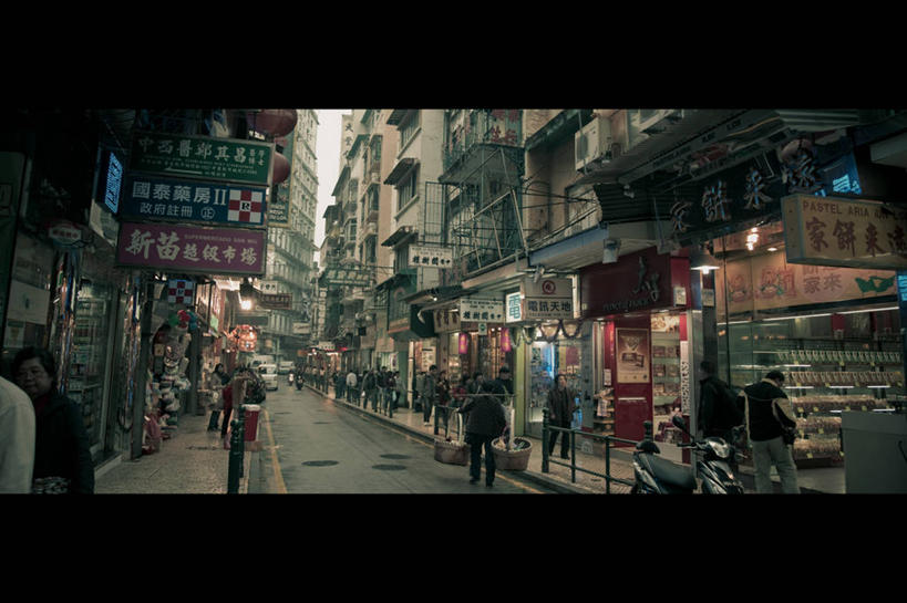 商店,横图,室外,白天,购物,城市,道路,建筑,街道,路,指示牌,公路,澳门,行人,标志,文字,市场,交通,标识,零售,摄影,马路,彩图,旅行