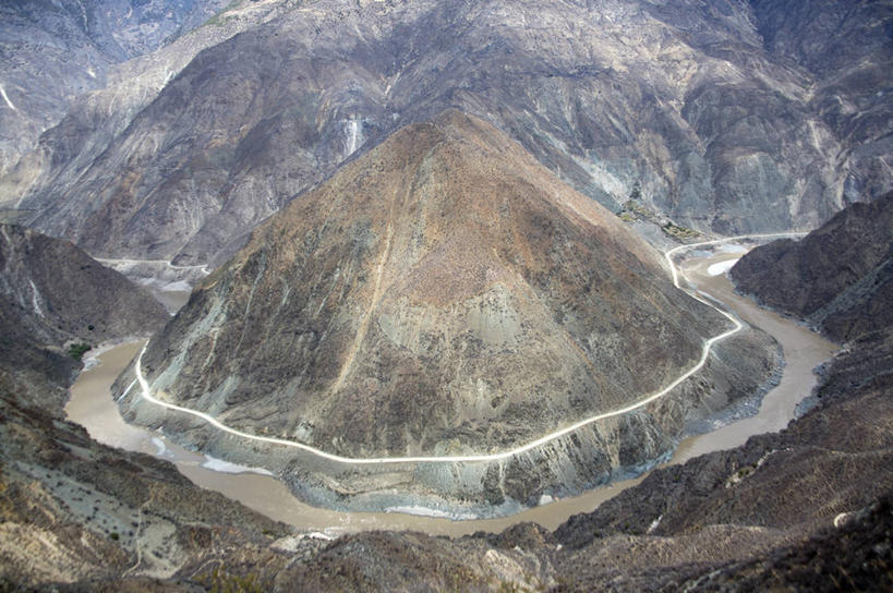 无人,横图,俯视,航拍,室外,白天,旅游,度假,美景,山,弯曲,景观,娱乐,自然,享受,休闲,景色,放松,摄影,宁静,鸟瞰,自然风光,长江,云南省,地质学,自然地理,岩石,彩图,高角度拍摄