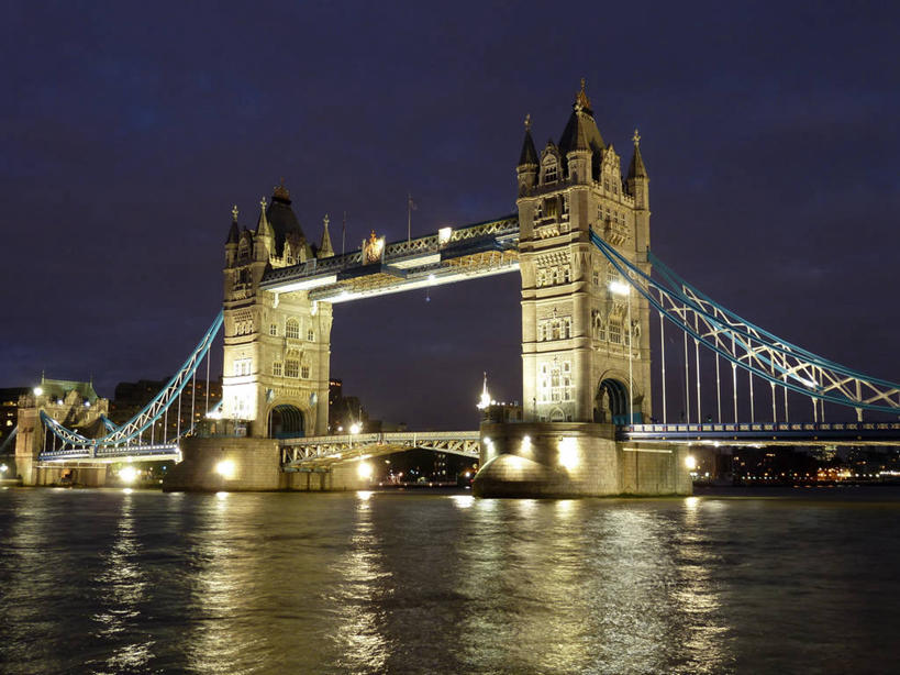 无人,横图,室外,夜晚,城市,建筑,英国,反射,桥,首都,联系,泰晤士河,天空,运输,摄影,吊桥,照亮,英国文化,哥特式风格,塔桥,悬臂桥,彩图