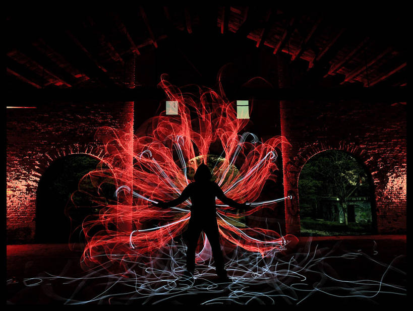 一个人,站,横图,室外,夜晚,正面,神秘,建筑,西班牙,墙,拱门,数码合成,摄影,创造力,剪影,恶魔,式样,想法,彩图