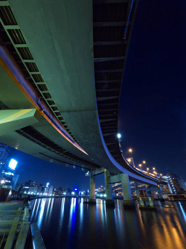 无人,竖图,室外,夜晚,河流,城市,建筑,路灯,东京,日本,反射,桥,首都,联系,天空,运输,摄影,照亮,高架道路,首都高速公路,彩图