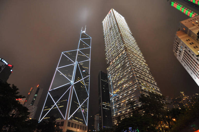 无人,横图,室外,夜晚,仰视,天际线,城市,建筑,摩天大楼,香港,塔,现代,树,金融,摄影,照亮,金融区,彩图,低角度拍摄,长江中心