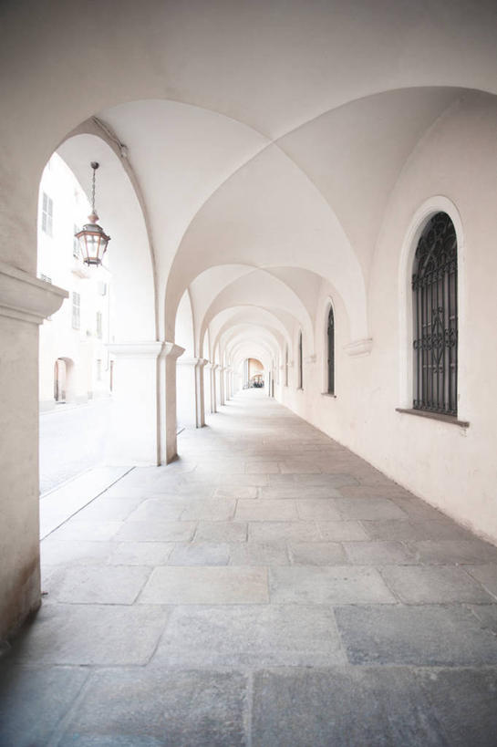 无人,竖图,俯视,室外,白天,窗户,建筑,路,意大利,柱子,拱门,走廊,灯,摄影,彩图,高角度拍摄