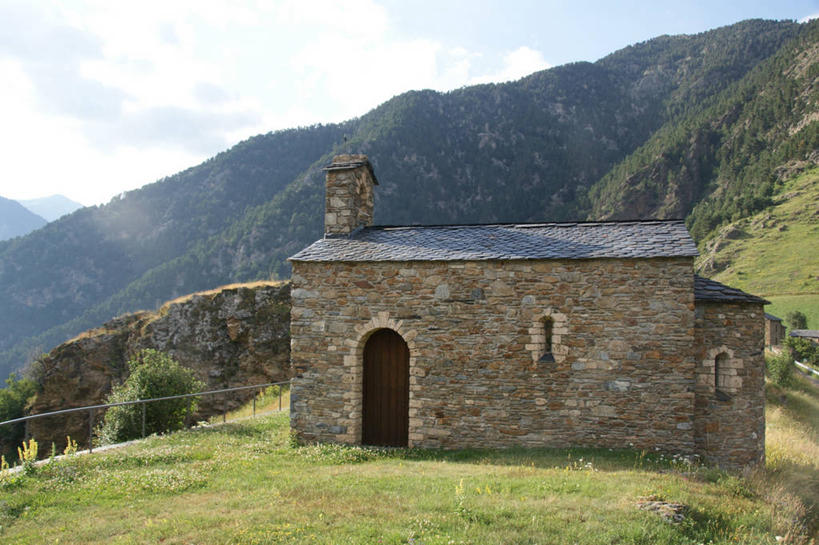 无人,横图,室外,白天,山脉,建筑,安道尔,屋顶,云,拱门,草,天空,摄影,宁静,罗马式,彩图