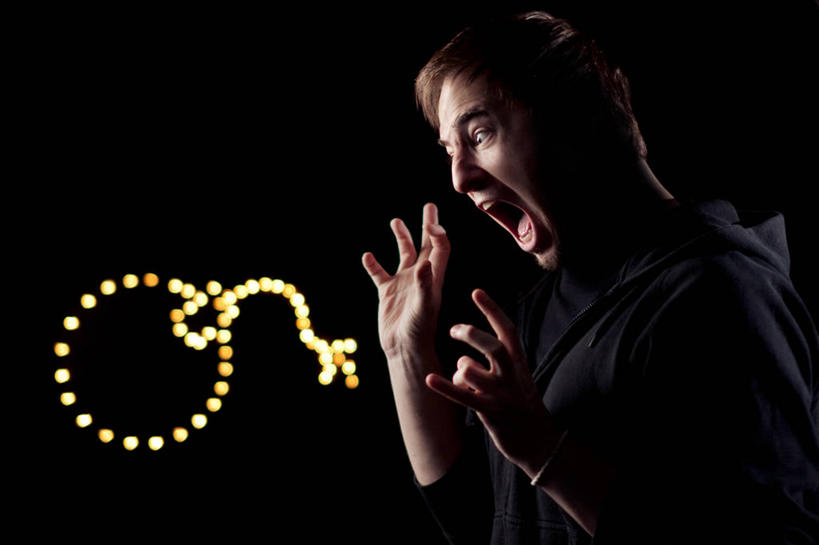 成年人,脸,头,脸颊,头发,一个人,横图,侧面,炸弹,德国,仅一个男性,仅一个人,黑色背景,服装,休闲装,肩膀,仅一个年轻男性,衣服,点燃,张嘴,休闲,休闲服,金色,连帽衫,摄影,服饰,尖叫,幽默,照亮,恐怖,照明设备,肖像,帽衫,张大嘴巴,想法,伍珀塔尔,男人,男性,年轻男性,年轻人,头部,脸部,脸蛋,面部,张开嘴,彩图,影棚拍摄