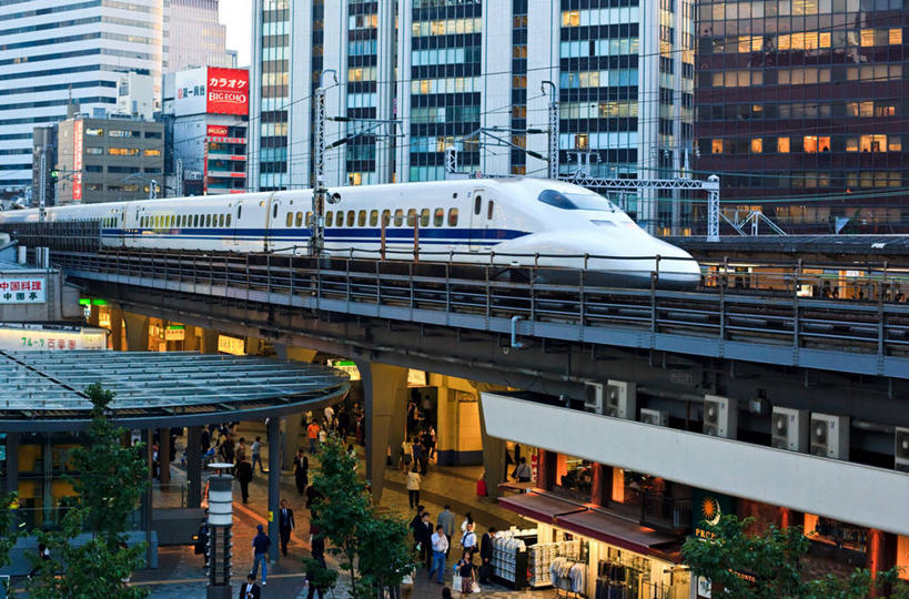 横图,室外,白天,城市,建筑,路,铁路,火车,东京,日本,日本文化,轨道,交通,铁轨,首都,现代,列车,车,地标建筑,交通工具,运输,摄影,迅速,照亮,载具,高速列车,彩图,铁路列车