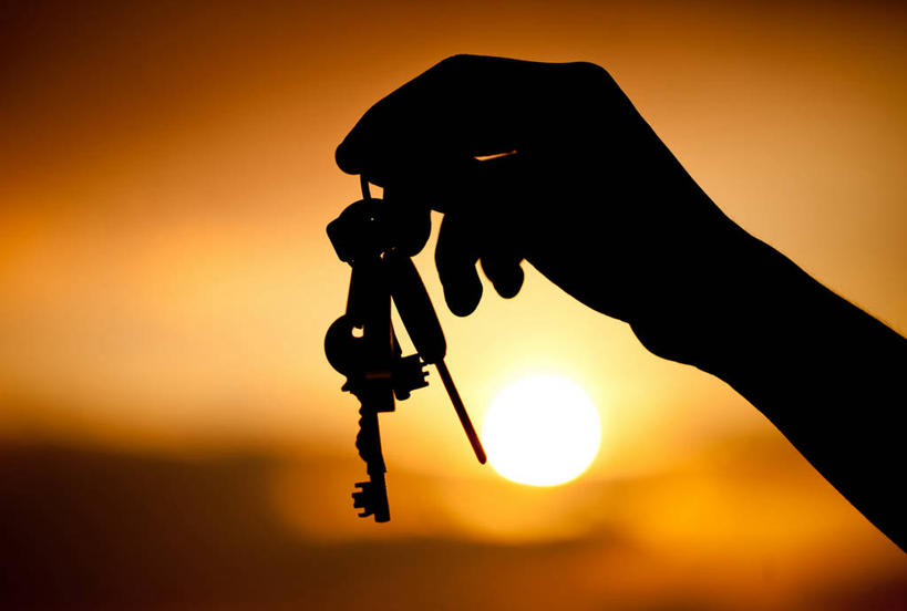 手,一个人,横图,室外,特写,安全,日落,太阳,英国,钥匙,钥匙圈,拿着,自然,人体,摄影,多样,部分,便利,剪影,车钥匙,柴郡,彩图