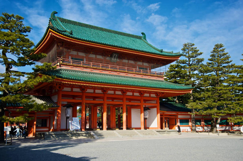 横图,室外,白天,建筑,京都,日本,亚洲,阴影,节日,云,文化,树,天空,祈祷,健康,许愿,摄影,宗教,信仰,京都府,纪念,神道,祈求,神殿,宗教建筑,东亚,本州,本州岛,日本国,近畿地方,平安神宫,近畿,神道教,京都市,平安,彩图