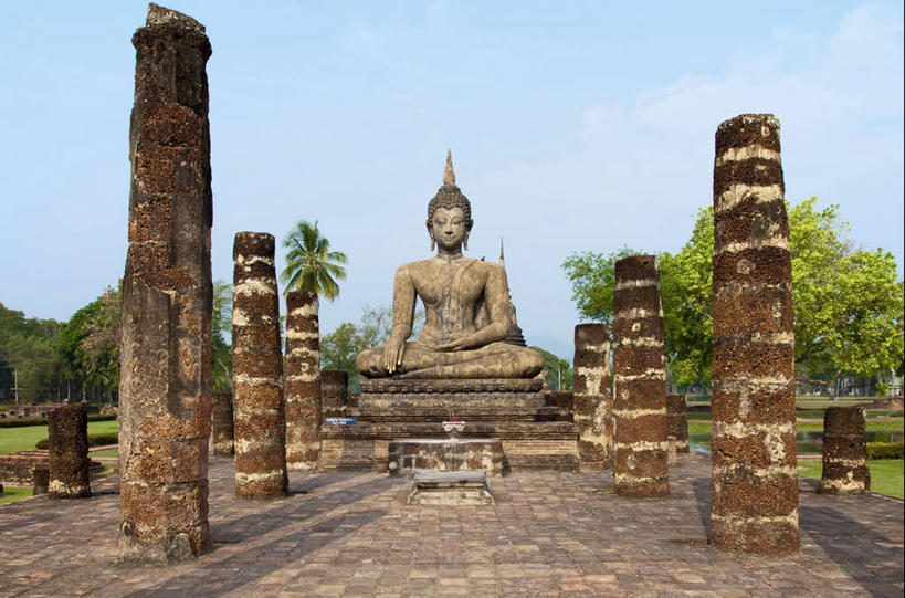 无人,横图,室外,白天,泰国,标志,雕像,符号,柱子,历史,标识,佛,素可泰,树,天空,地标建筑,摄影,佛教,泰国文化,性别符号,古代文明,灵性,彩图,素可泰遗址公园,男性符号