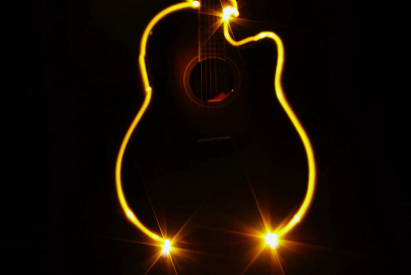 无人,横图,特写,日本,黑色背景,吉他,音乐,一个,点燃,摄影,单个,照亮,彩图,影棚拍摄