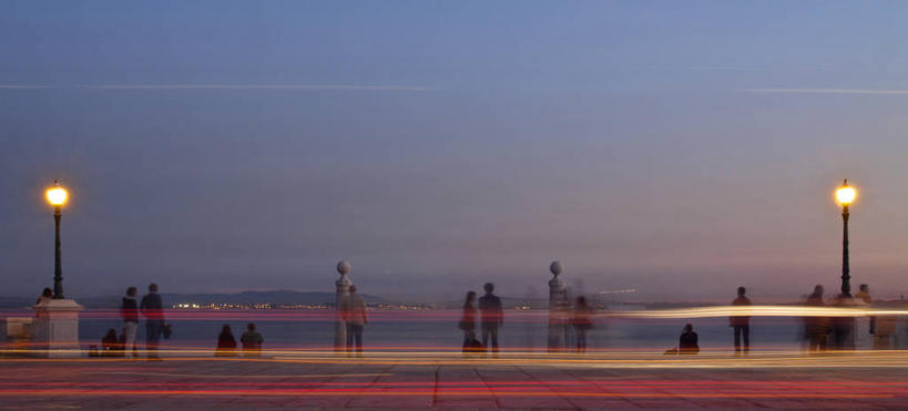 横图,全景,室外,长时间曝光,度假,夜生活,街道,路灯,葡萄牙,欧洲,首都,里斯本,天空,黄昏,放松,摄影,生活方式,车灯,里斯本区,南欧,葡萄牙共和国,休闲活动,彩图