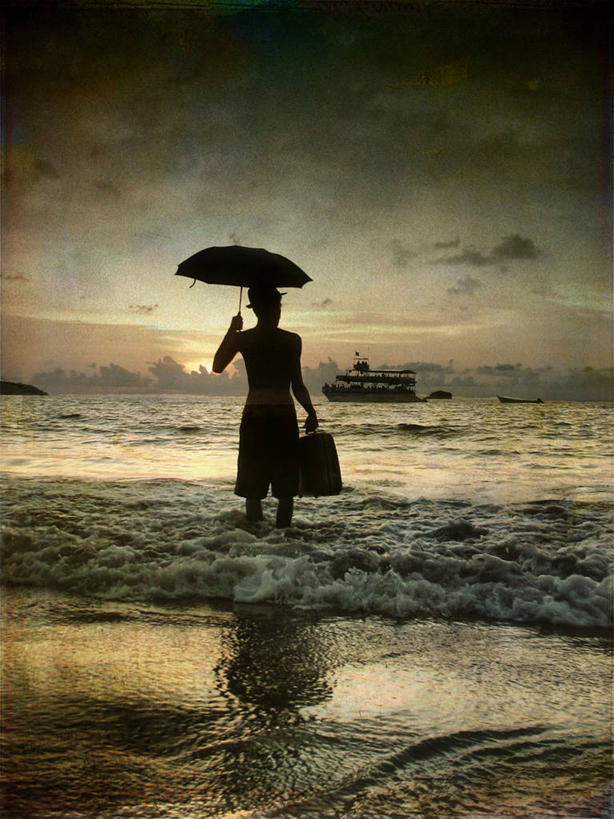 成年人,一个人,站,竖图,室外,海浪,海洋,日落,船,墨西哥,仅一个男性,反射,水平线,云,天气,拿着,波浪,个性,运输,摄影,保护,拉丁美洲,剪影,哈利斯科州,海滩,彩图,萨尤利塔