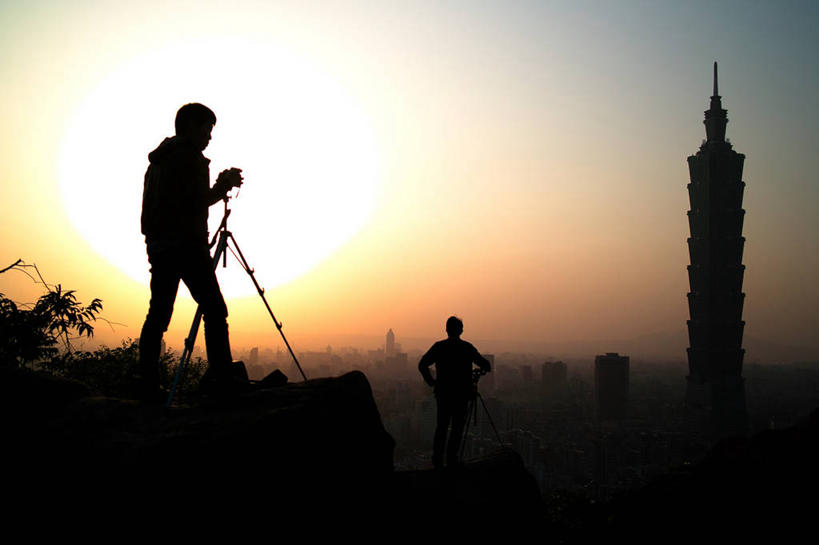成年人,两个人,横图,室外,镜头眩光,相机,台湾,日光,首都,拍照,天空,自然,黄昏,摄影,记忆,三脚架,剪影,台北,彩图,旅行