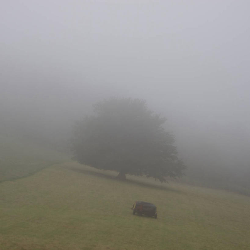 无人,方图,室外,美景,雾,西班牙,地形,景观,田地,黎明,天气,车,草,树,风景,自然,交通工具,景色,运输,摄影,宁静,清新,自然风光,载具,露营,野营,房车,宿营,山毛榉树,纳瓦拉,露营车,彩图,独处,拖挂式房车