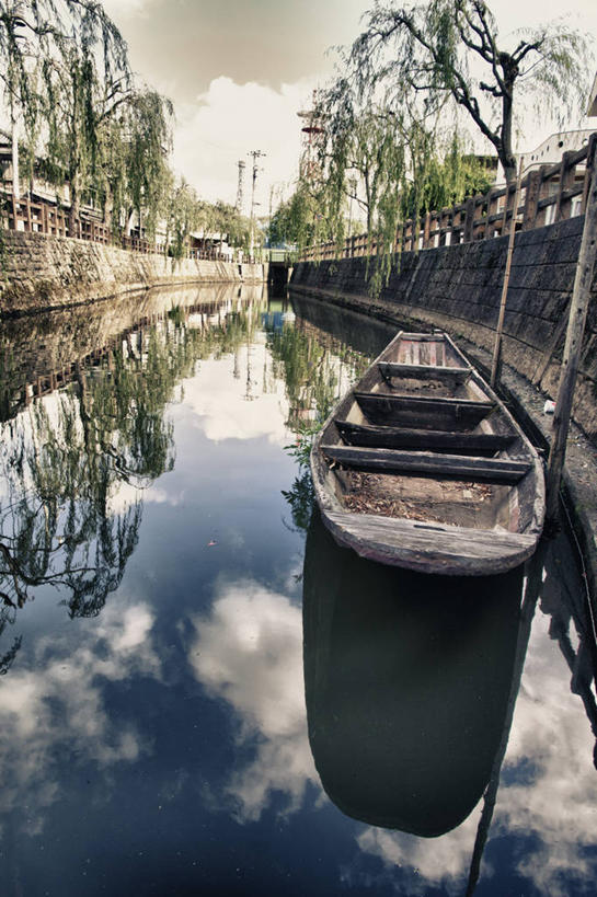 无人,栏杆,竖图,室外,白天,船,日本,停靠,反射,云,树,天空,自然,运输,摄影,宁静,运河,停泊,千叶,彩图