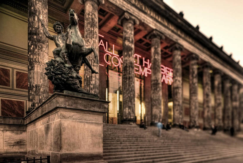 无人,博物馆,横图,室外,楼梯,建筑,霓虹灯,德国,欧洲,标志,雕像,符号,文字,首都,历史,标识,柏林,黄昏,摄影,西欧,德意志联邦共和国,性别符号,柏林州,柏林博物馆岛,博物馆岛,菩提树大街,彩图,男性符号,柏林旧博物馆