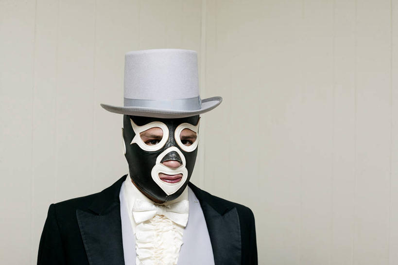 成年人,脸,头,脸颊,一个人,横图,白色背景,正面,美国,仅一个男性,仅一个人,服装,面具,肩膀,仅一个年轻男性,思考,摄影,严肃,神圣,肖像,燕尾服,悲哀,认真,男人,男性,年轻男性,年轻人,头部,脸部,脸蛋,面部,彩图,影棚拍摄,礼服