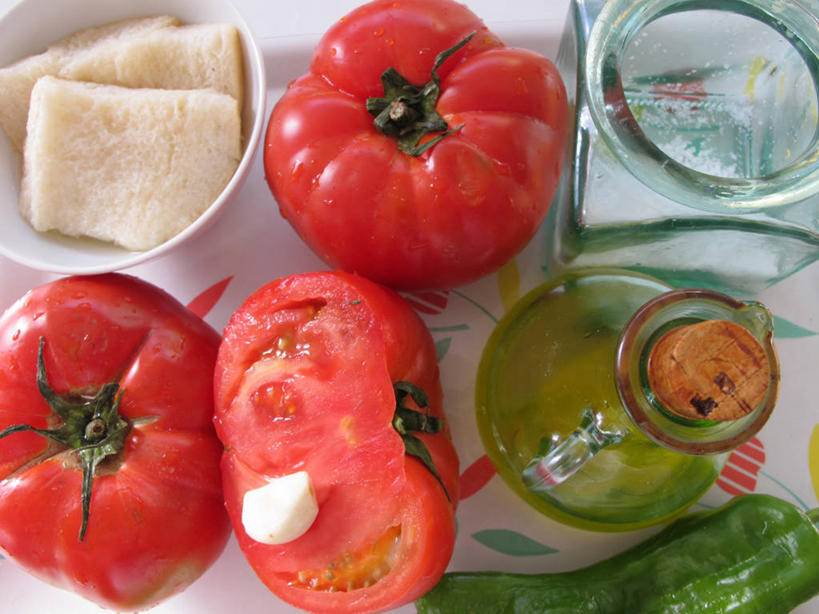 点心,面包,无人,横图,室内,特写,西红柿,西班牙,切开,准备,橄榄油,食品,面点,吐司,饮食,食物,糕点,瓶子,切,摄影,法式面包,清新,剖面,吐司面包,切面,健康食物,彩图,多士,听型面包,西班牙凉菜汤,成分