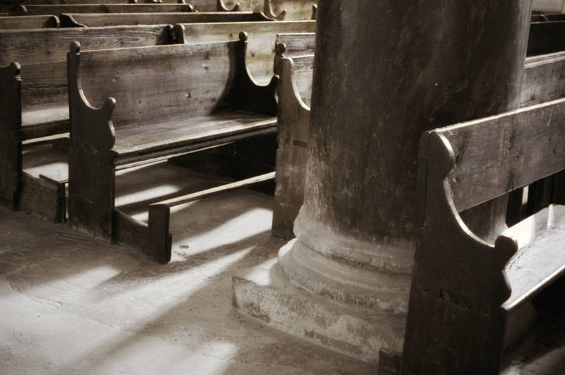 无人,教堂,横图,黑白,室内,椅子,法国,一排,阴影,整齐,木制,柱子,排列,摄影,宗教,宁静,基督教,队列,法国文化,巴洛克风格,索皮尔