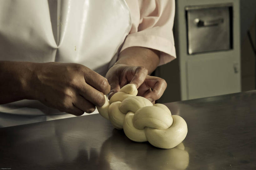 面包,手,一个人,横图,室内,特写,哥伦比亚,准备,面粉,拿着,人体,摄影,部分,清新,麦德林,彩图