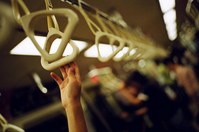 手,一个人,横图,室内,白天,火车,台湾,首都,把手,伸手,握紧,运输,人体,摄影,支撑,部分,台北,彩图,旅行