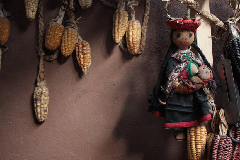 无人,横图,室内,白天,玉米,秘鲁,吊挂,悬挂,艺术,娃娃,挂,砖墙,摄影,创造力,手艺,乌鲁班巴河谷,想法,彩图
